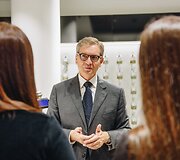 Ni&scaron;inių kvepalų pristatymo akimirka