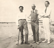 A.Gricius su S.Santvaru ir A. Vienuoliu Palangoje 1930 m.