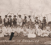 &Scaron;ienapjūtė Lietuvoje. Antano Račiūno fotografija. Apie 1909 m.