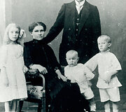 V.Kaunecko &scaron;eima Rygoje apie 1913 m.