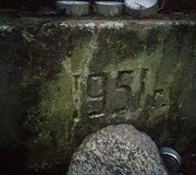 Kapavietės Vėliučionyse antkapis