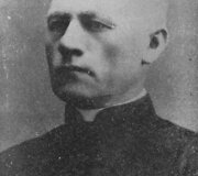 I&scaron;ėjęs į laisvę 1925 11 25, kun. T. Matulionis aptarnaudavo septynias &scaron;ventoves Petrapilyje. Nuotrauka daryta 1925 m.