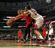 Joakimas Noah ir  Jonas Valančiūnas