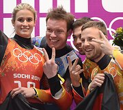 Vokietija i&scaron;kovojo auksą komandinėse rogučių sporto varžybose