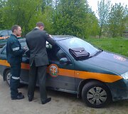 Aplinkosaugininkai pradėjo griauti neleistinas tvoras prie vandens telkinių