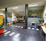 Neįtikėtina, ką galima padaryti i&scaron; atliekų: nuo laikrodžių iki kėdžių