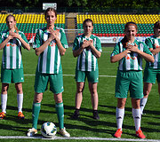 Vaida Grik&scaron;aitė-Česnauskienė su &bdquo;Žalgirio&ldquo; futbolininkėmis