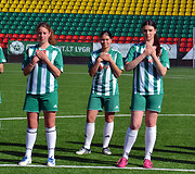 Vaida Grik&scaron;aitė-Česnauskienė su &bdquo;Žalgirio&ldquo; futbolininkėmis