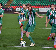 Vaida Grik&scaron;aitė-Česnauskienė su &bdquo;Žalgirio&ldquo; futbolininkėmis