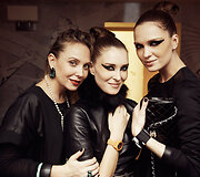 Ditė Antanaitytė (centre) ir Asta Valentaitė