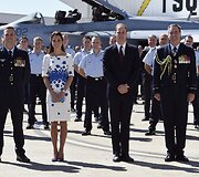 Princas Williamas ir Kembridžo hercogienė Catherine apsilankė RAAF bazėje