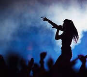 Alexis Krauss i&scaron; grupės &bdquo;Sleigh Bells&ldquo;