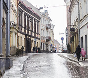 Pavasari&scaron;ką saulę Vilniuje vėl pakeitė sniegas