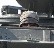 FV432 vairuotojas 