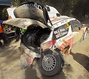Kriso Meeke'o automobilis po paskutinio greičio ruožo