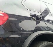Vandalų apgadintas automobilis 