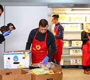 &bdquo;Maisto banko&ldquo; savanoriai: i&scaron;metamo maisto yra dar keturiskart daugiau, nei &scaron;iandien i&scaron;daliname