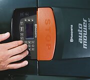 Roboto darbo režimo nustatymas. &bdquo;Husqvarna&ldquo; nuotr.