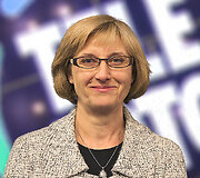 Prie&scaron; savaitę laimėtą automobilį &bdquo;Peuegeot 208&ldquo; atsiėmė biologė Aurelija Violeta Dautartienė i&scaron; Vilniaus.