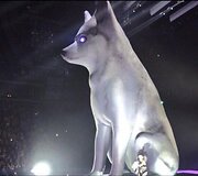 Miley Cyrus prie Floydo skulptūros