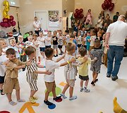 Džiugų bendro gimtadienio &scaron;ventės akimirka