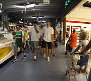 Krep&scaron;ininkai prekybos centre
