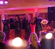 &bdquo;4 Roses&ldquo; merginų koncertas