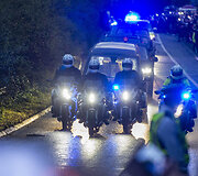 Elžbieta II vežama &bdquo;Jaguar&ldquo; katafalku