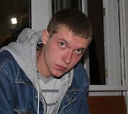 Į teismą vedami sulaikyti jaunuoliai