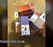 Klaipėdos teisėsaugininkai su įkalčiais sulaikė jaunuolį įtariamą platinusį narkotines medžiagas