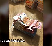Klaipėdos teisėsaugininkai su įkalčiais sulaikė jaunuolį įtariamą platinusį narkotines medžiagas