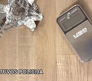 Klaipėdos teisėsaugininkai su įkalčiais sulaikė jaunuolį įtariamą platinusį narkotines medžiagas