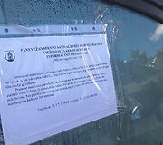 &Scaron;iuk&scaron;lių konteineriu virtęs automobilis