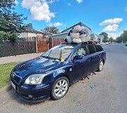 &Scaron;iuk&scaron;lių konteineriu virtęs automobilis