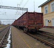 Dotnuvoje nuo bėgių nuvažiavo trys tu&scaron;ti vagonai