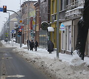 &Scaron;iauliai vaduojasi i&scaron; sniego gniaužtų