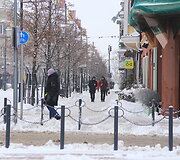 &Scaron;iauliai vaduojasi i&scaron; sniego gniaužtų