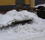 &Scaron;iauliai vaduojasi i&scaron; sniego gniaužtų