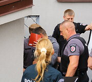 Žmones į Airiją prekiauti narkotikais vežusios gaujos nariai stojo prie&scaron; teismą