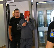 Žmones į Airiją prekiauti narkotikais vežusios gaujos nariai stojo prie&scaron; teismą
