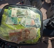 Lietuviai keliautojai sveikina B.Vanagą po fini&scaron;o