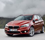 Atnaujinti BMW modeliai, varikliai ir įranga