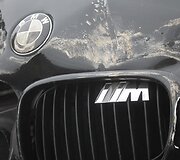 Panevėžyje susidūrus BMW ir &bdquo;Alfa Romeo&ldquo; automobiliams, į ligoninę i&scaron;vežtos trys mažametės