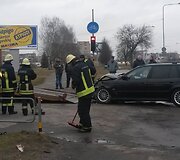 Panevėžyje susidūrus BMW ir &bdquo;Alfa Romeo&ldquo; automobiliams, į ligoninę i&scaron;vežtos trys mažametės
