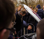 Papasakojęs teorinę dalį &bdquo;Liqui Moly Racing Team Lithuania&ldquo; inžinierius Saulius Stepulis atsakinėjo ir į praktinius klausimus
