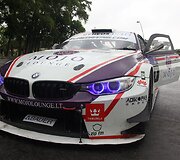 &bdquo;MOJO Lounge racing by JR Motorsport&ldquo; komandos automobilis