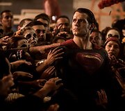 Kadras i&scaron; filmo &bdquo;Betmenas prie&scaron; Supermeną: teisingumo au&scaron;ra&ldquo;