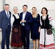 Su bičiuliais