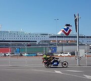 Tėvo ir sūnaus kelionė elektriniu triračiu