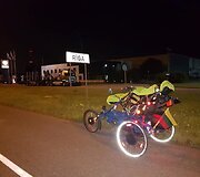 Tėvo ir sūnaus kelionė elektriniu triračiu